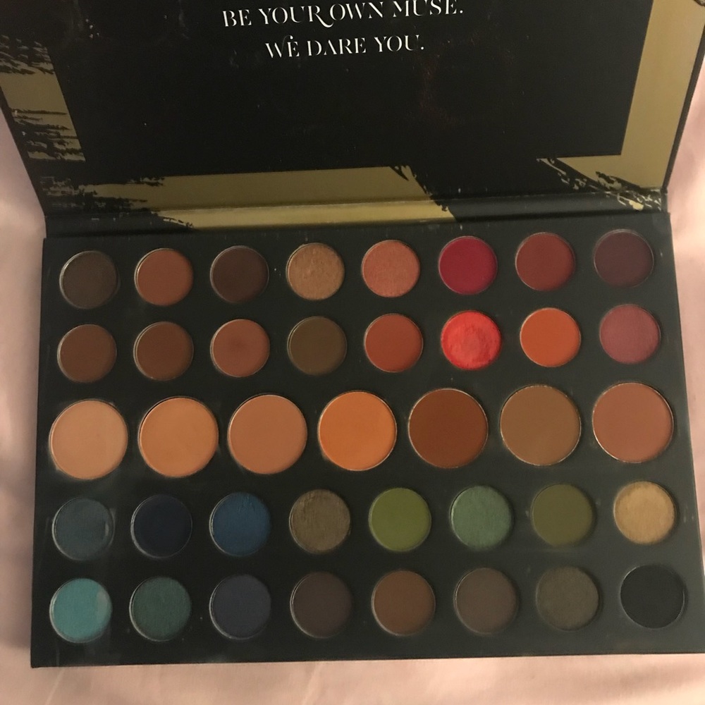 Morphe dare to create palette 👀💄👸🏻